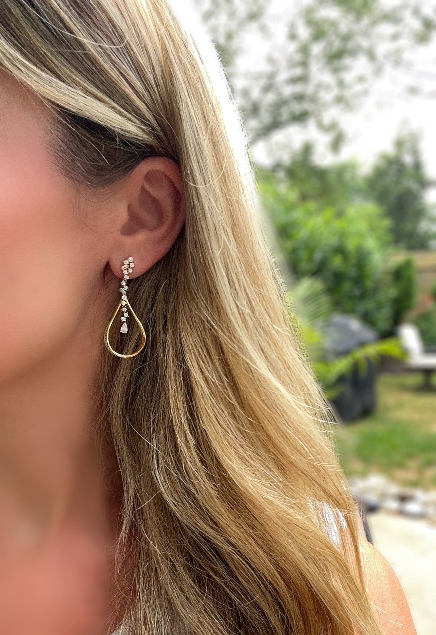 Golden Raindrop Sparkle EarringsÂ