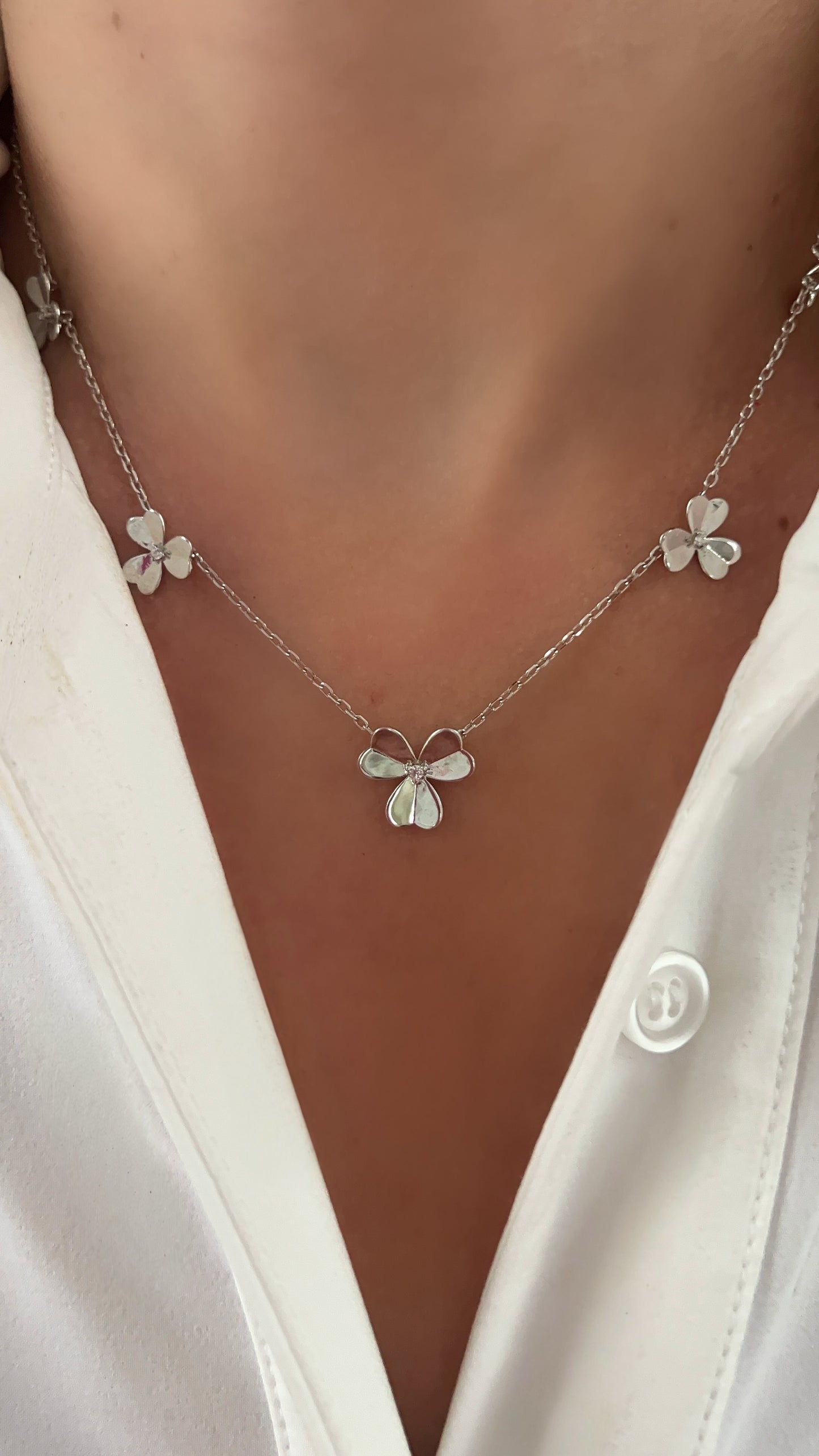Classic Flower Pendant Necklace