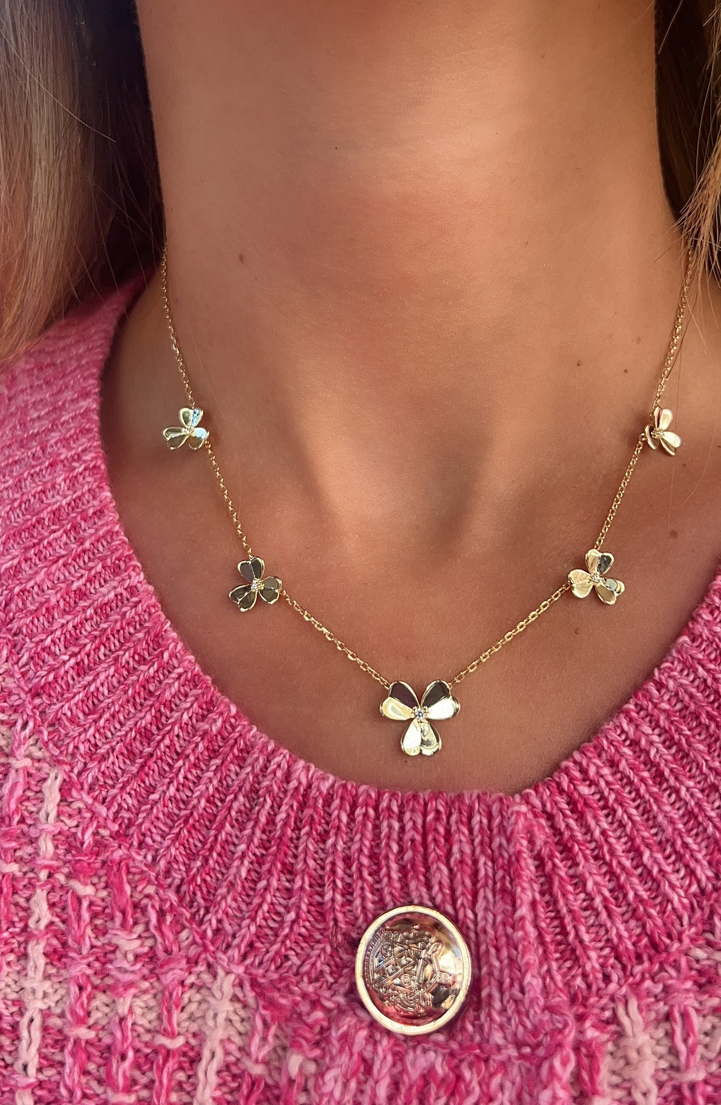 Classic Flower Pendant Necklace