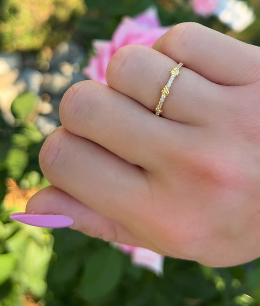Petite Pave Knot Band 