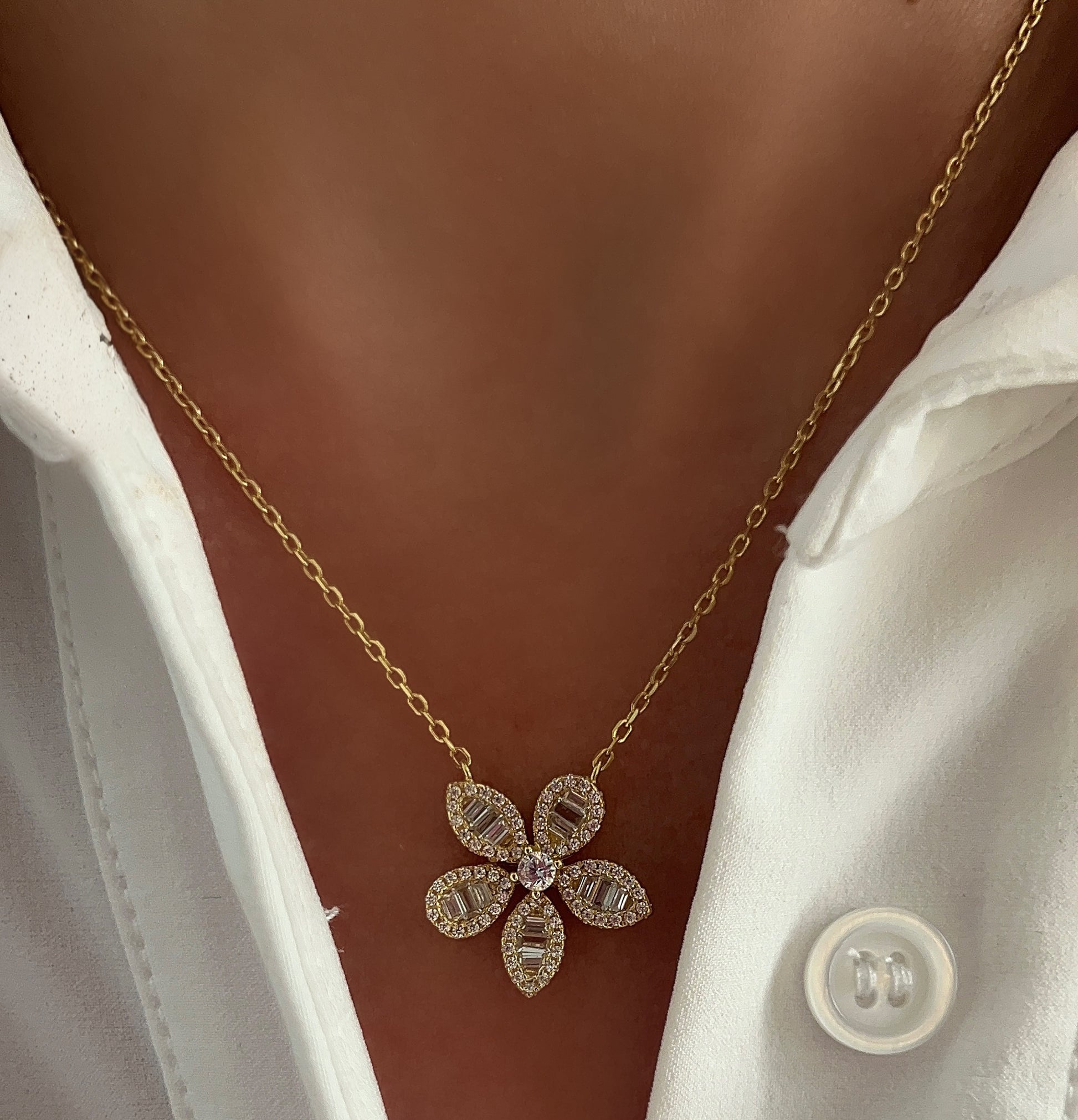 Baguette Daisy Necklace 