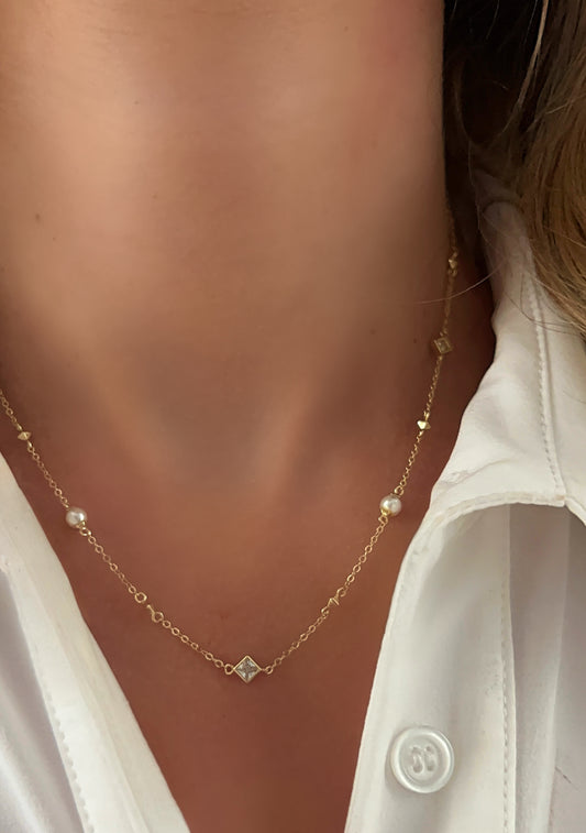 Dainty Pearl and Diamond Layering Necklace 