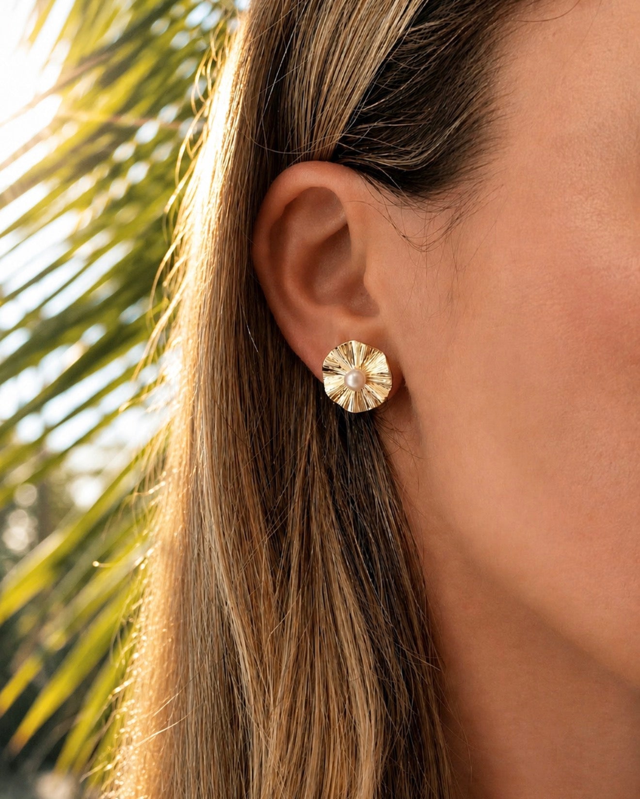 Pearl Accent Fan Studs 