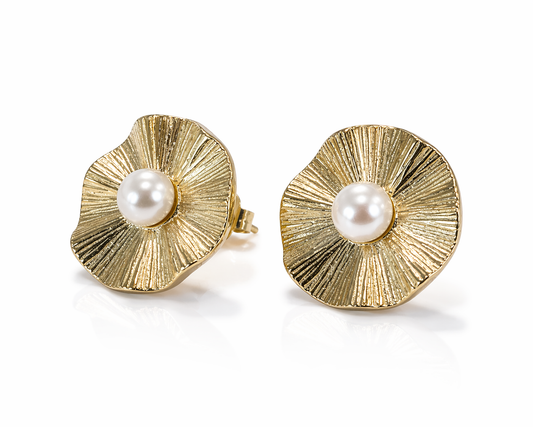 Pearl Accent Fan Studs 
