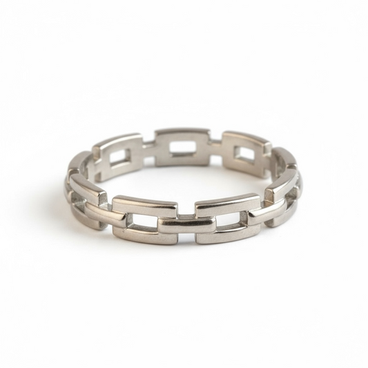 Delicate Link Ring 